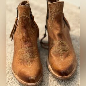 Freebird Wolfie booties